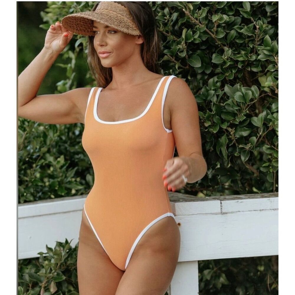 LainSnow Ocean Isle Peach Ribbed One Piece Swimsuit sz L NWOT